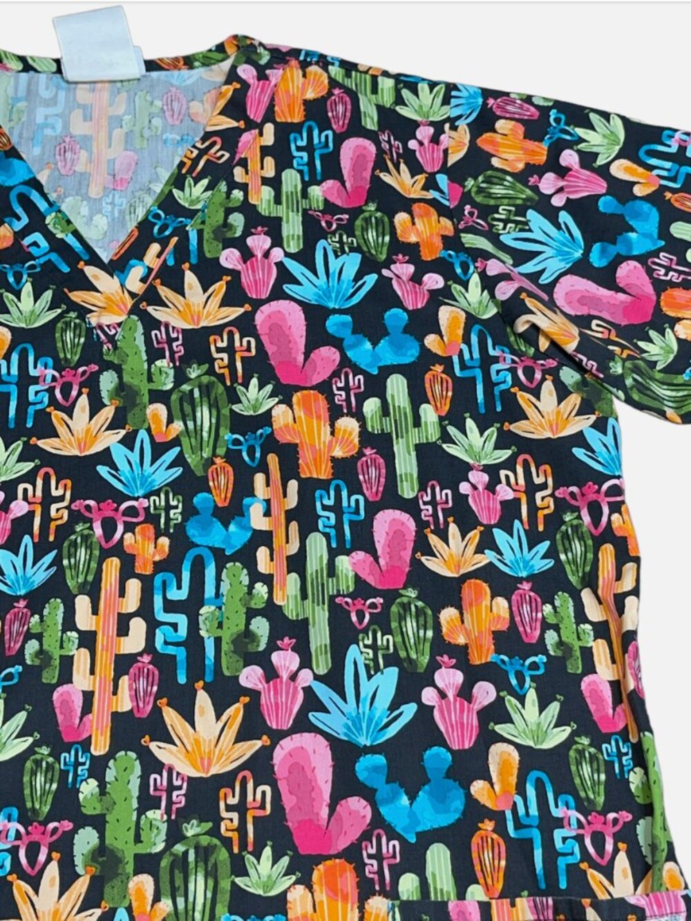 UA Scrubs Sz Large Gray Pink Western Cactus Plant Scrub Shirt Top Nurse Vet Tech - Picture 4 of 9